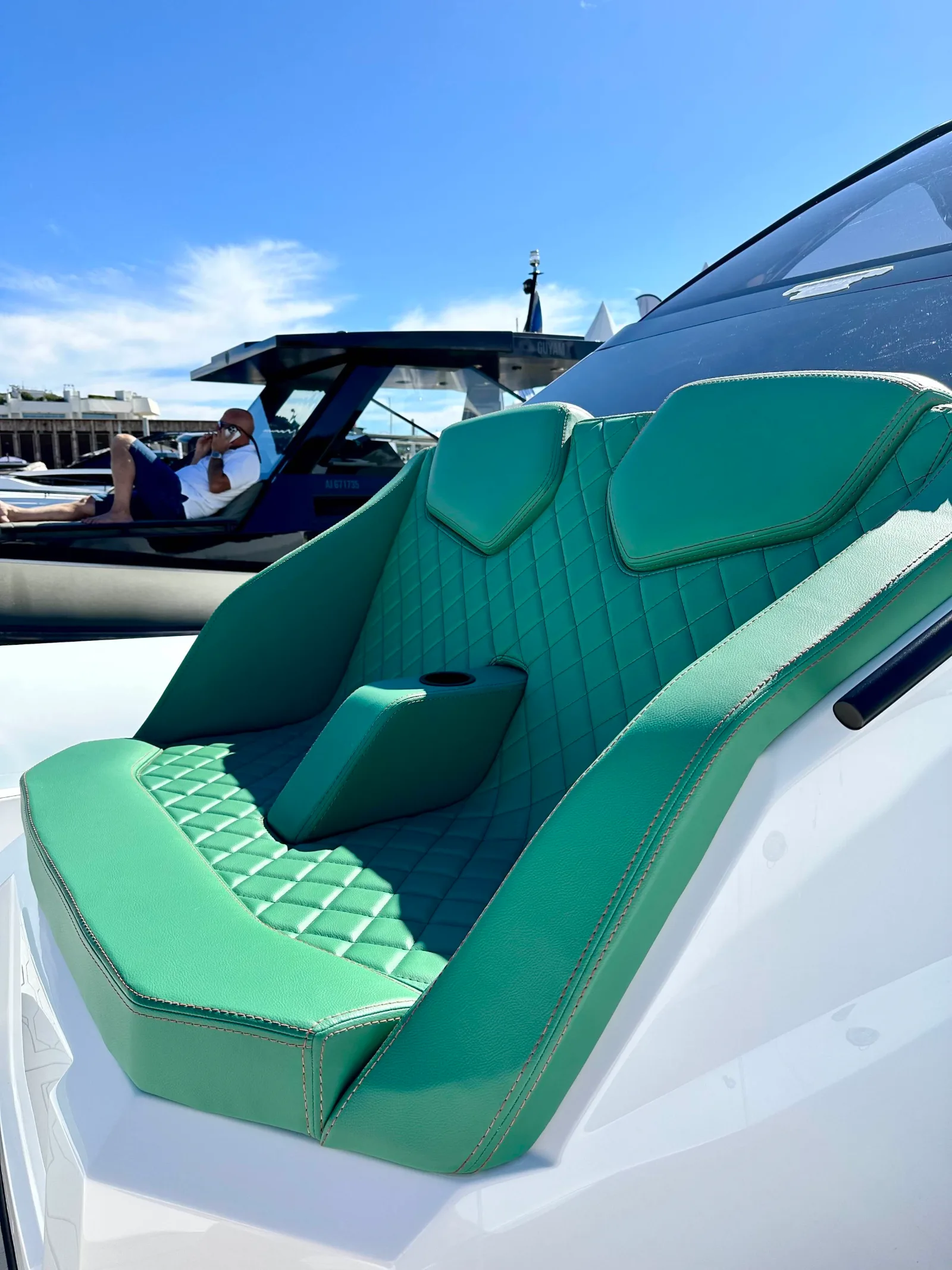 Sellerie verte d'un bateau après nettoyage